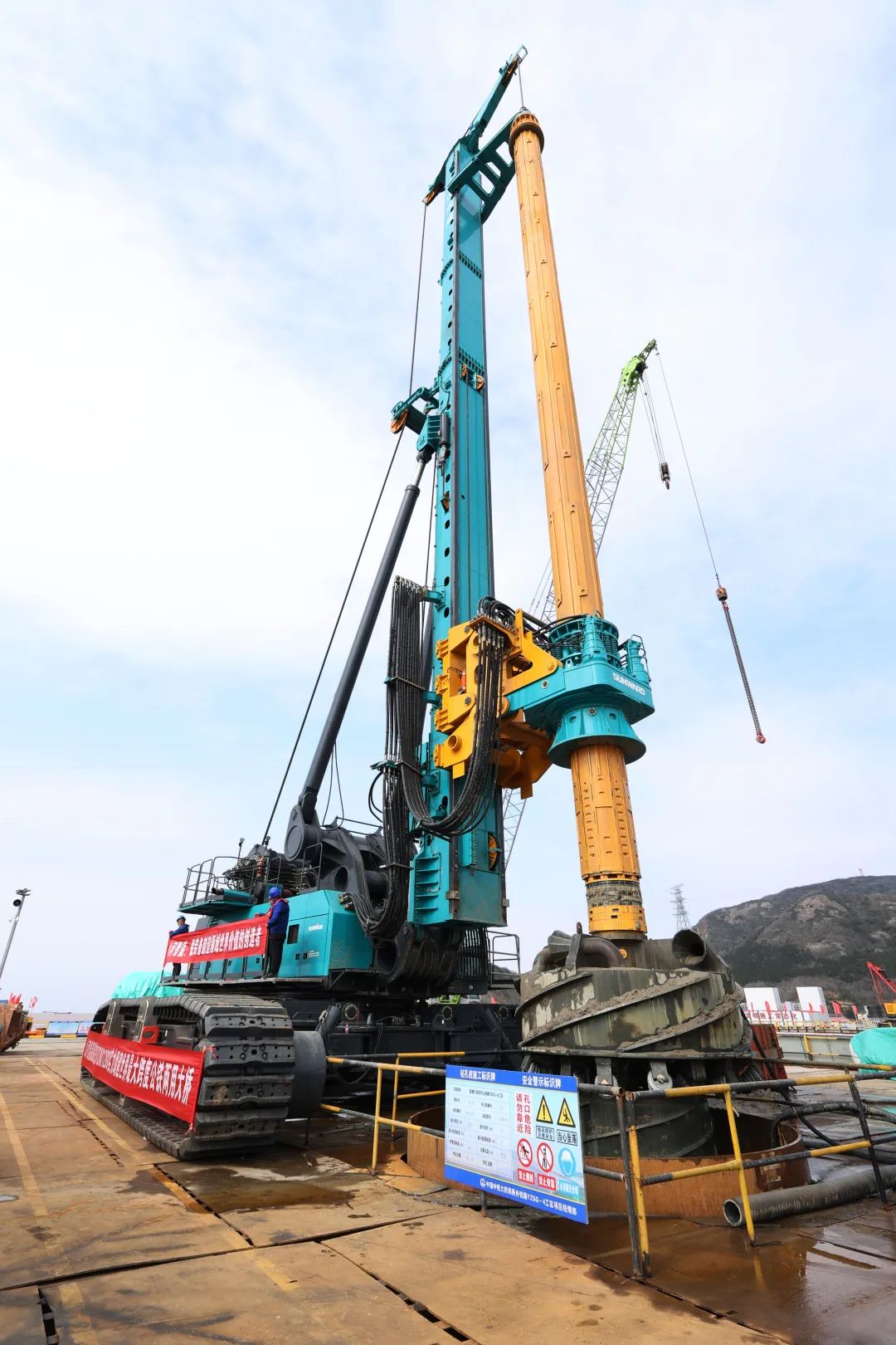 超等设备助建超等工程！J9集团智能超等旋挖钻机SWDM1280推介会成功进行