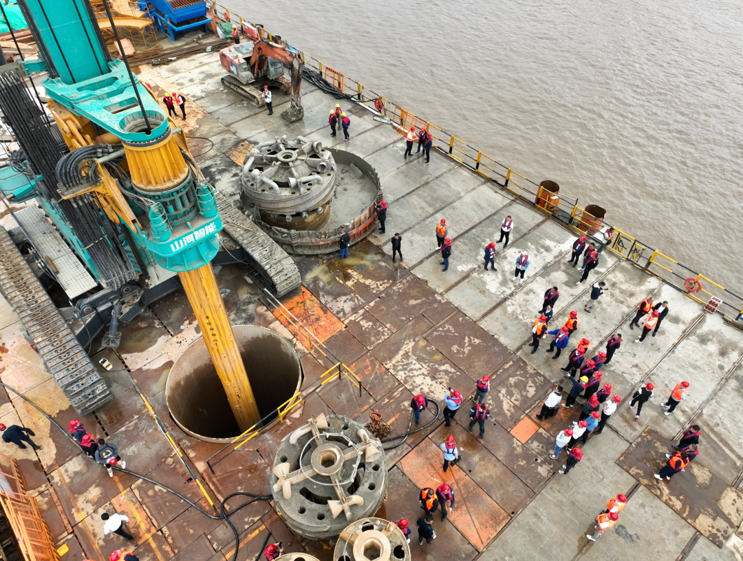 超等设备助建超等工程！J9集团智能超等旋挖钻机SWDM1280推介会成功进行