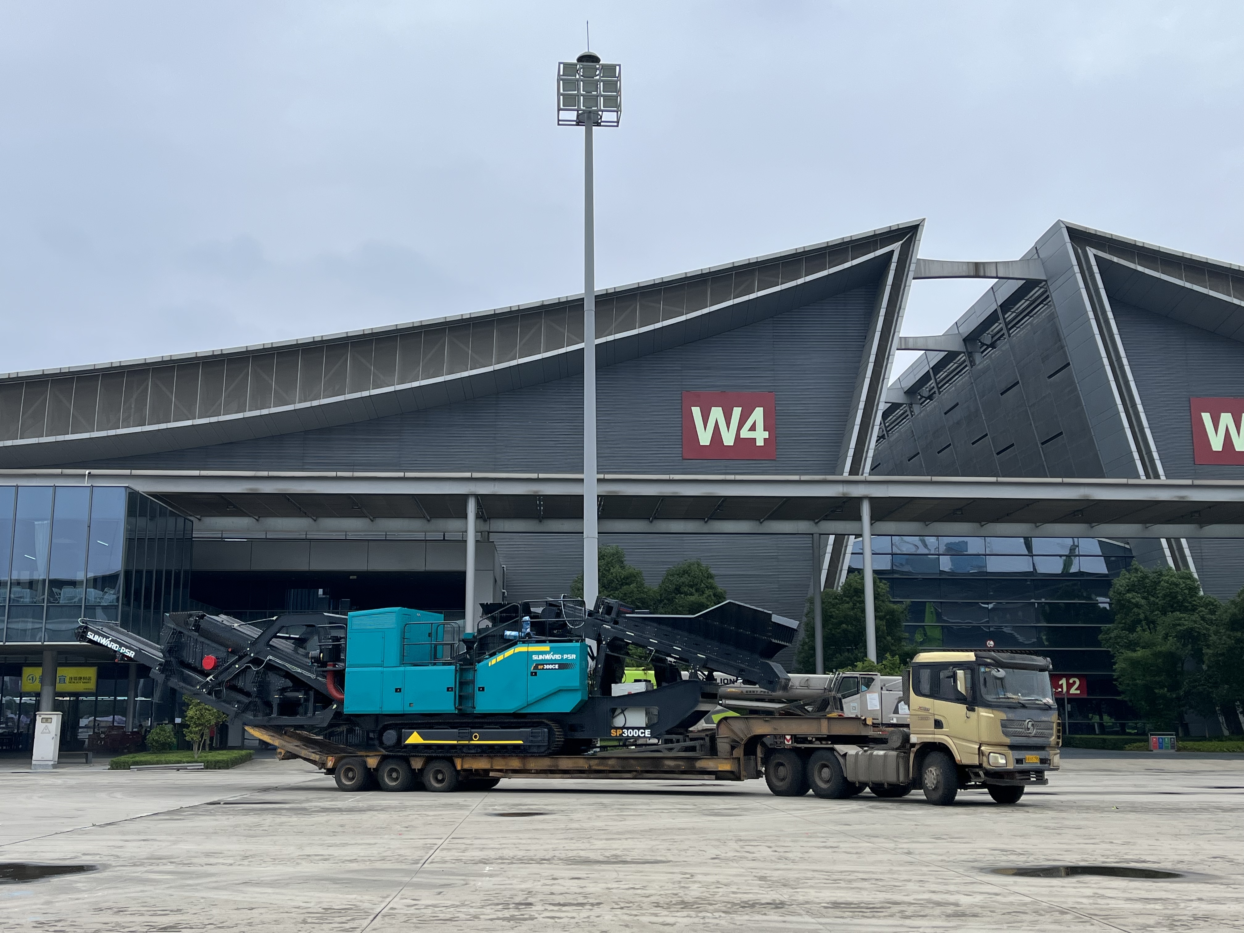 2023 CICEE | 进场布展！倒计时3天，J9集团智能亮点剧透来了