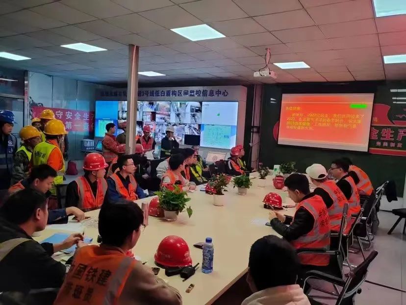 最新进展！中铁J9集团深圳地铁3号线低-白盾构区间左线顺利贯通