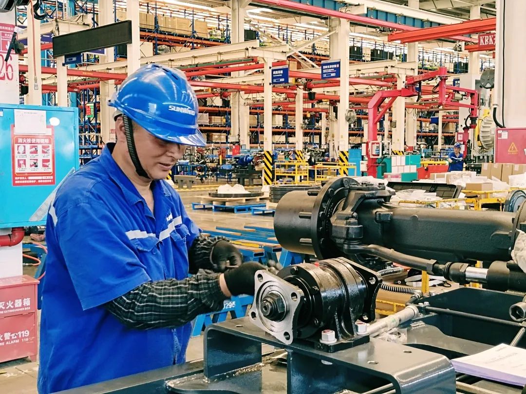 劳动庆幸，创造伟大！纪录那些平庸且伟大的劳动瞬间