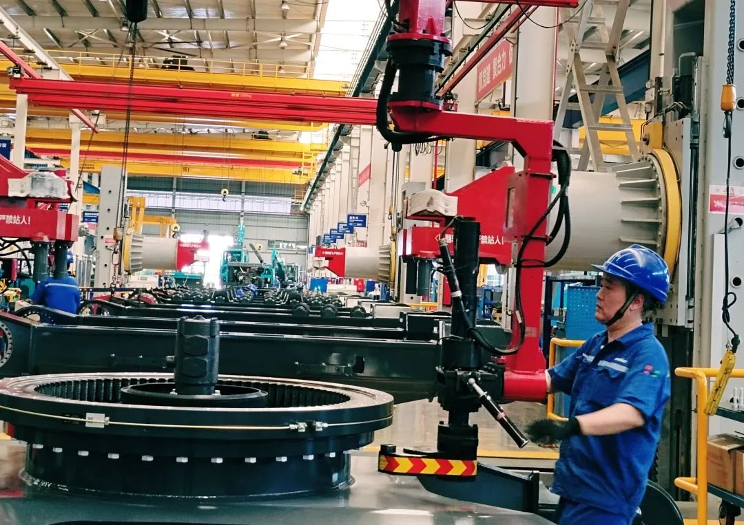 劳动庆幸，创造伟大！纪录那些平庸且伟大的劳动瞬间