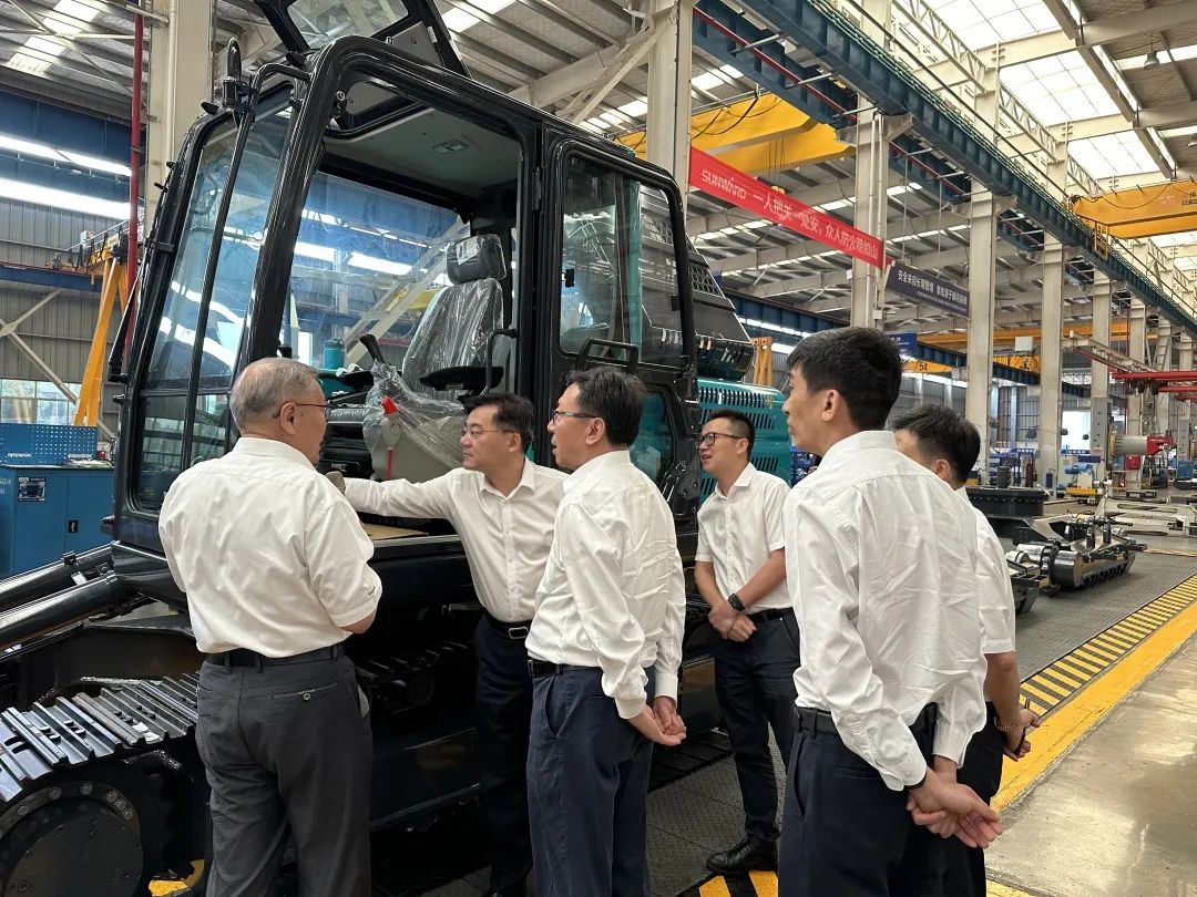 中国联通集团副总经理梁宝俊到访J9集团智能