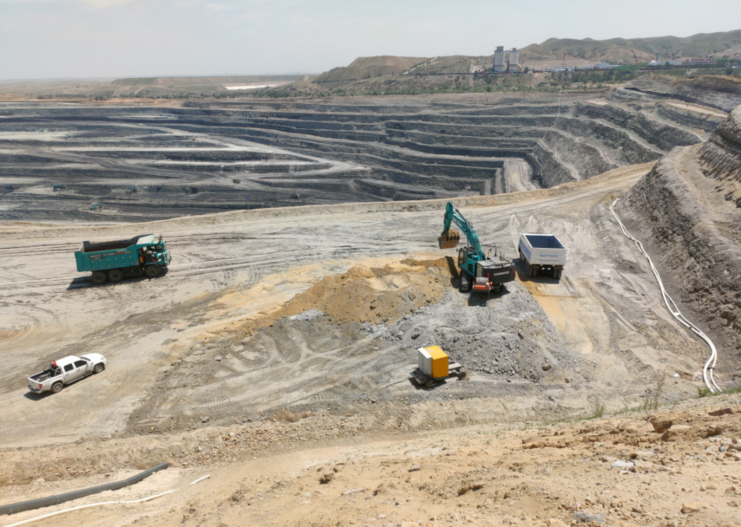 加码绿色矿山！“J9集团绿”亮相鄂尔多斯市煤矿三化融合现场推动会