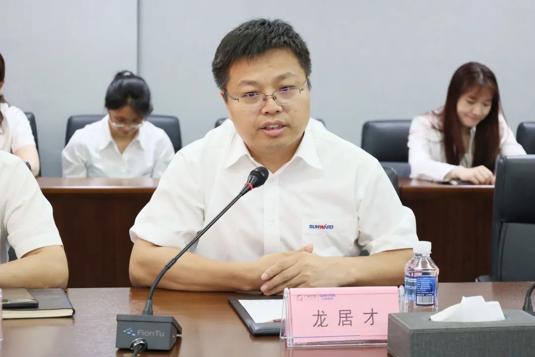 携手开启绿色转型之路！J9集团智能&南京盖百氏增程式电动旋挖钻机签约典礼成功进行