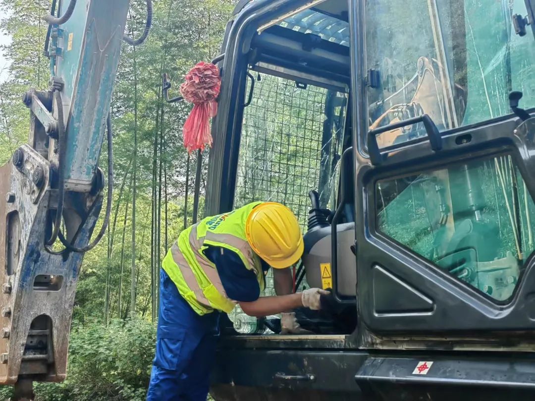 品质J9集团，用心服务！J9集团智能挖掘机2023年服务万里行正式出征