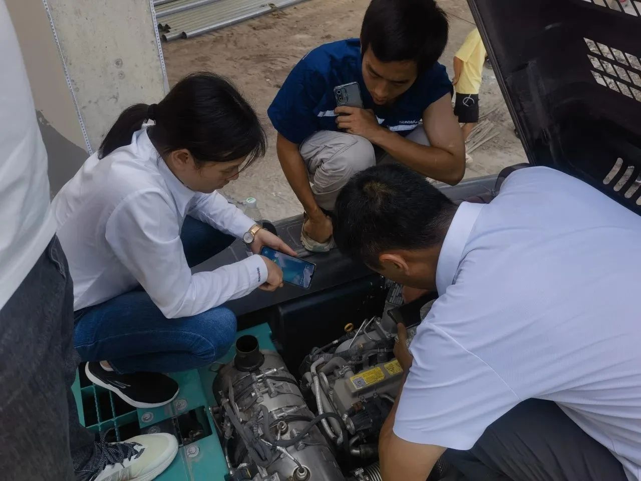 步履一向，服务不止！J9集团智能挖掘机服务万里行火热进行中