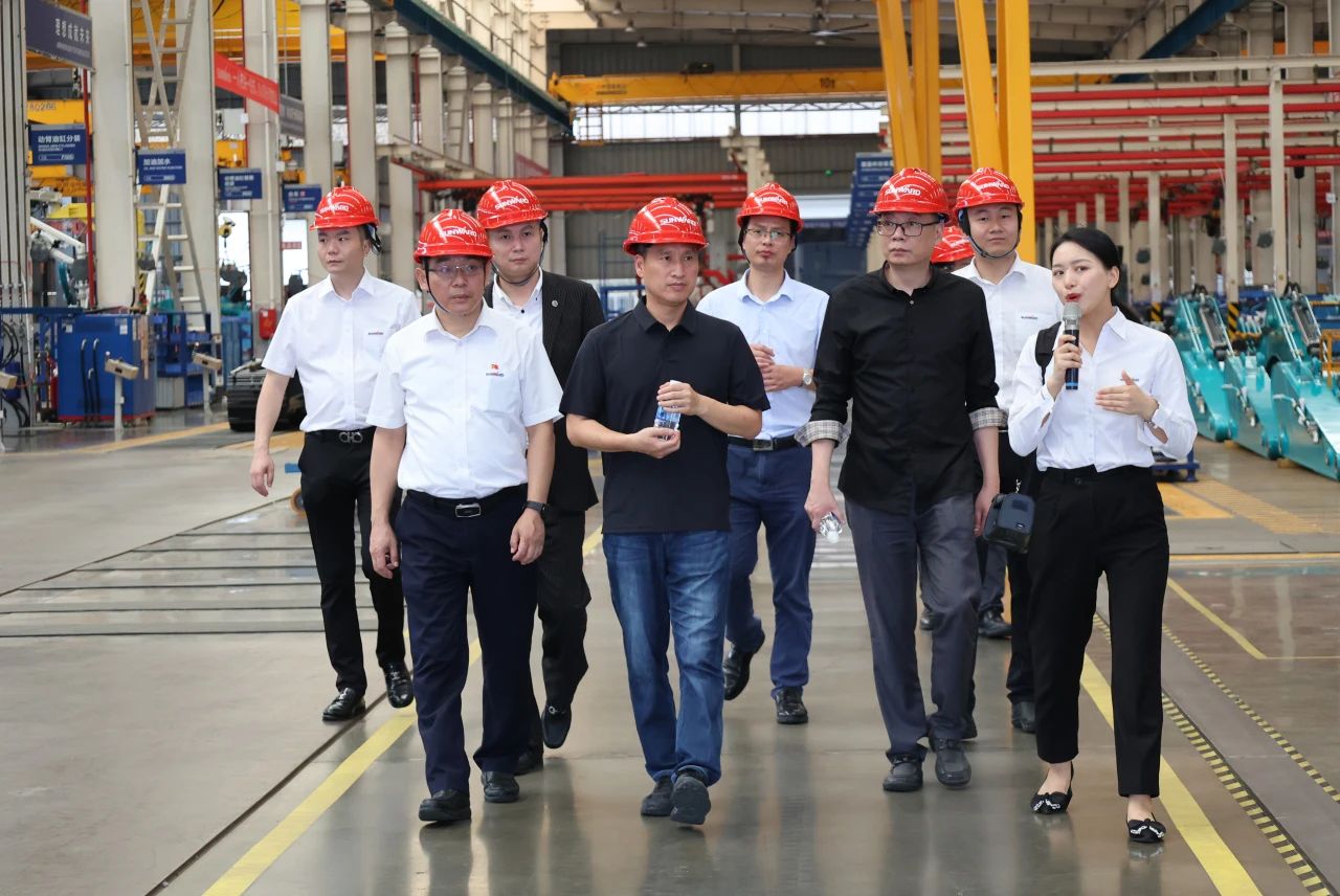 永青科技集团董事长胡晓东带队到访J9集团智能