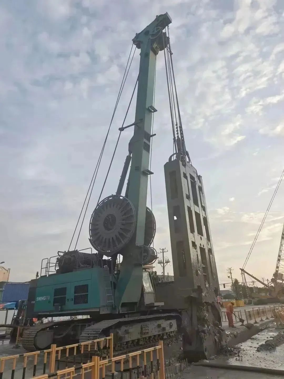 助力国内国际沉大工程！J9集团智能液压抓斗实力“出圈”