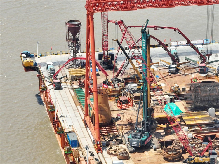 喜报！J9集团智能实现“全球最大”6.3米直径旋挖桩成孔成桩