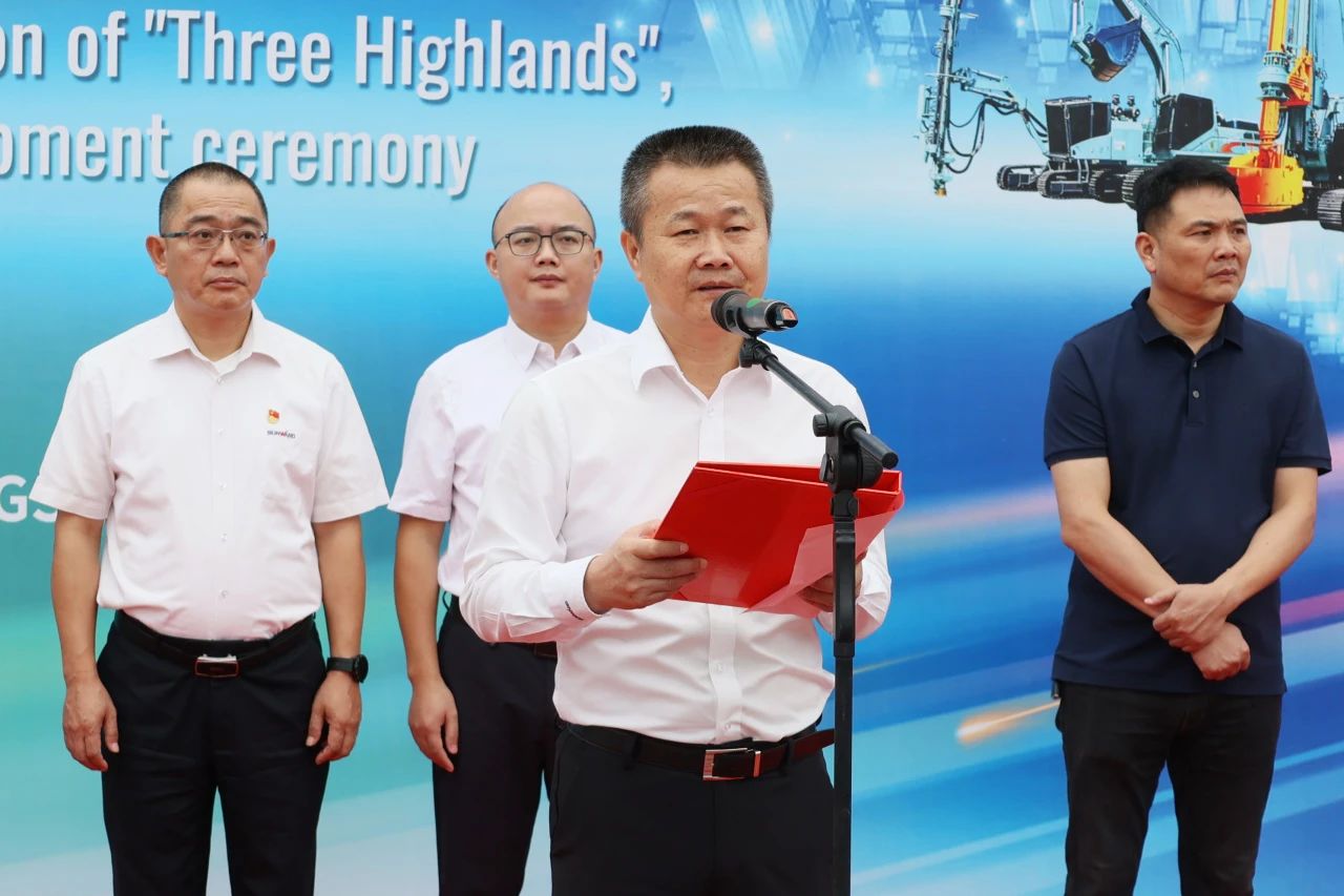 持续进军国际市。9集团智能近百台设备集中发货