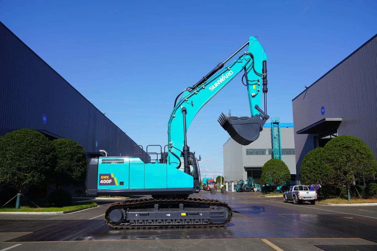 口碑超赞！J9集团智能SWE400F挖掘机荣获工程机械明星产品大奖