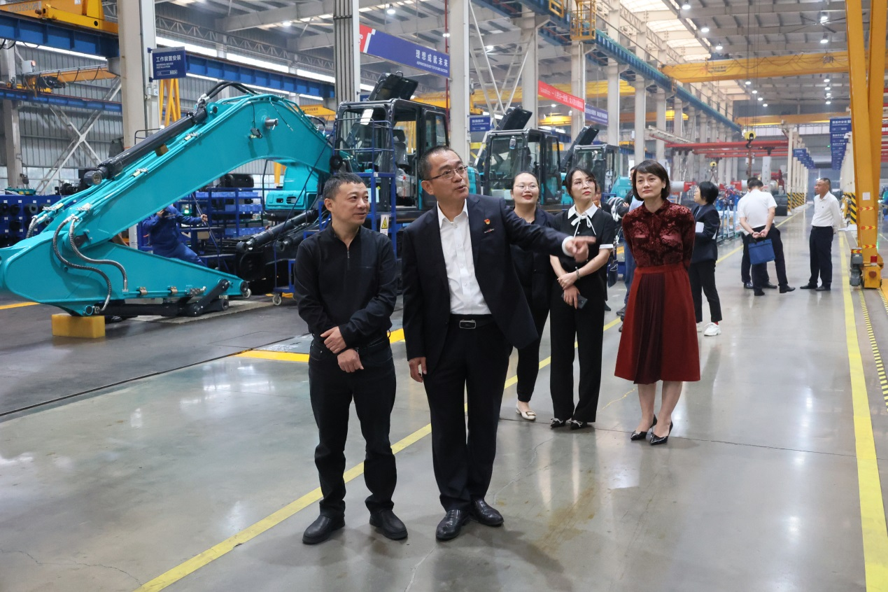 国度税务总局征管和科技发展司调研J9集团智能