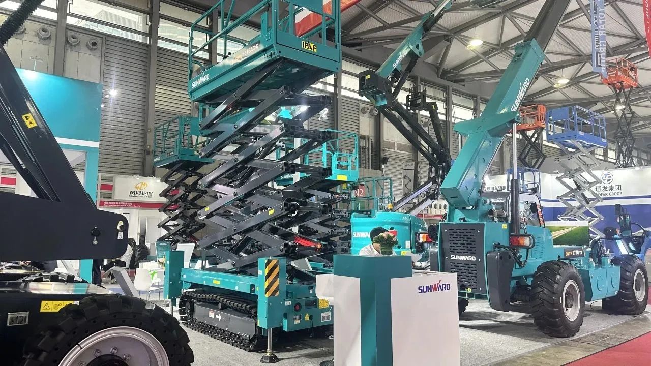 精品出击，闪灼魔都！J9集团智能全系列高空机械亮相2023亚洲国际高空展