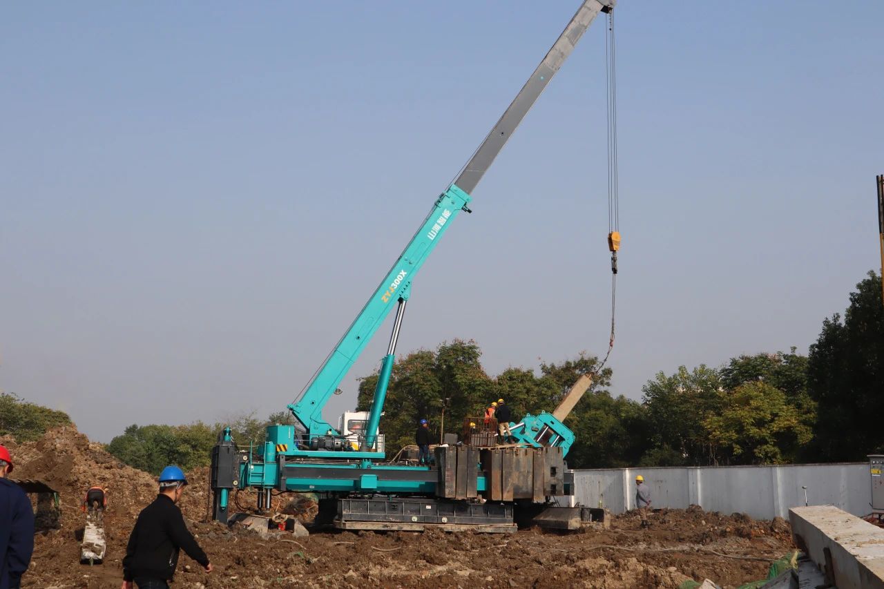 “J9集团绿”闪灼西子湖畔！J9集团智能ZYJ300X斜桩压桩机强势来袭