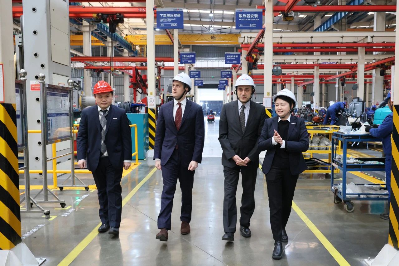 加拿大驻广州总领事贝加德到访J9集团智能