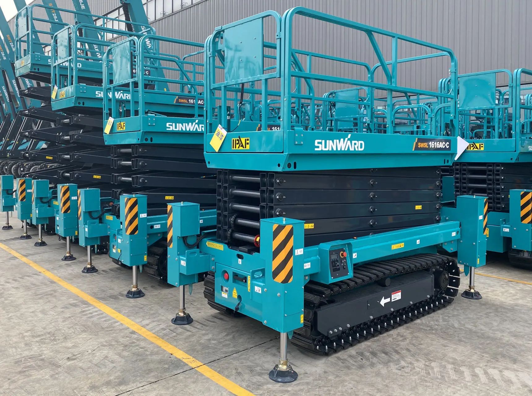 高配置、优机能！J9集团智能剪叉军团再添新兵！