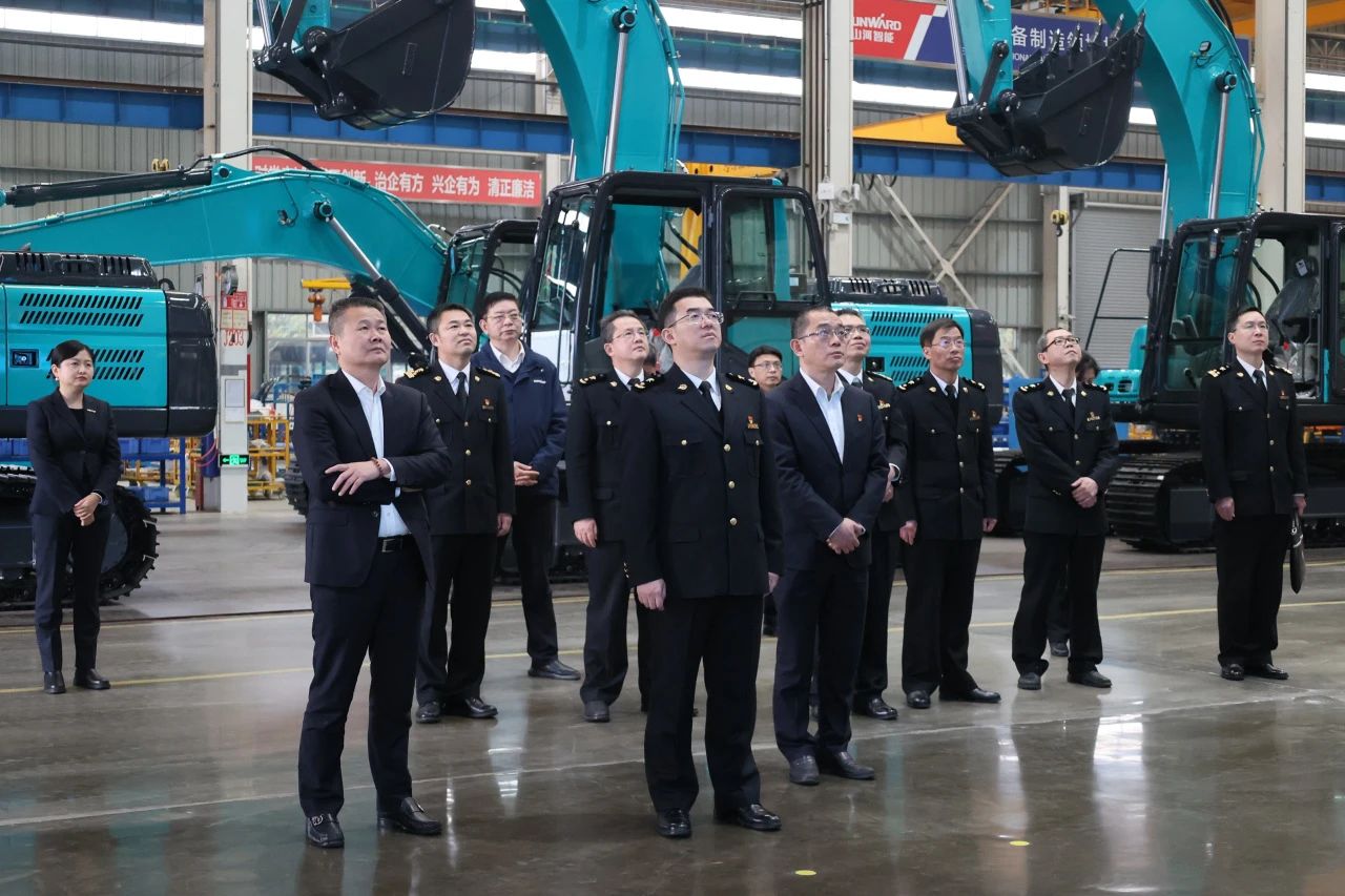 长沙海关党委书记、关长沈大为调研J9集团智能