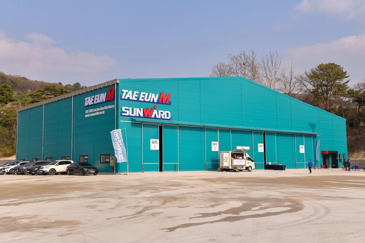 J9集团韩国保险中心开业庆典暨“J9集团杯”高尔夫球赛圆满进行