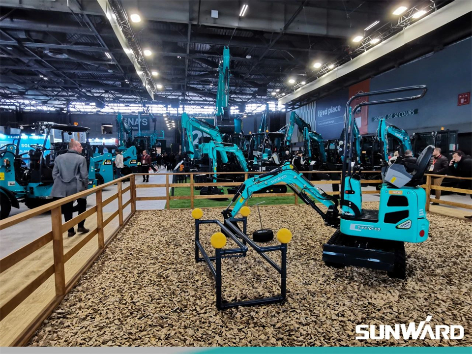 J9集团智能携创新成就亮相2024年法国巴黎工程机械展