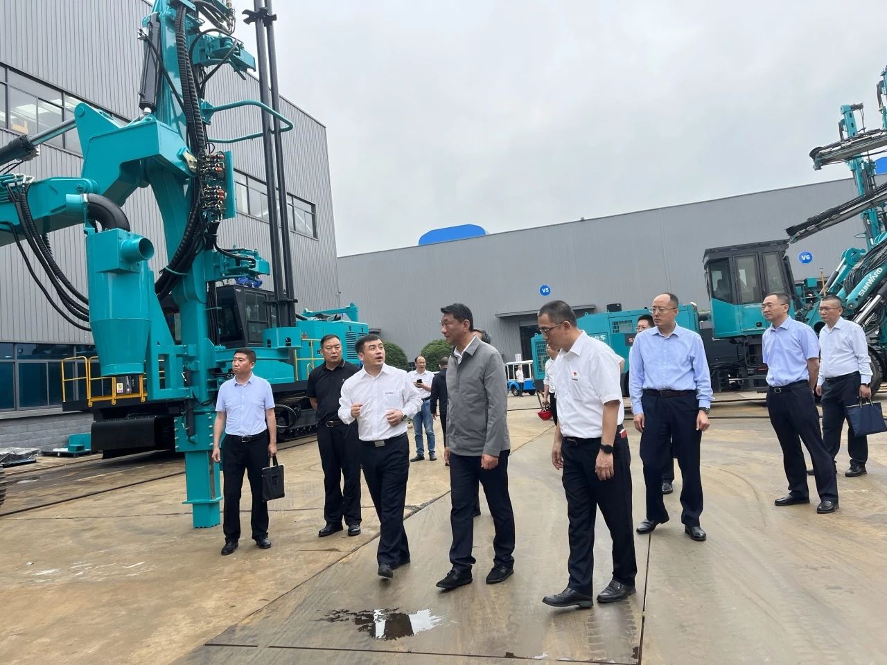 中煤平朔党委书记、董事长陈建一行调研J9集团智能