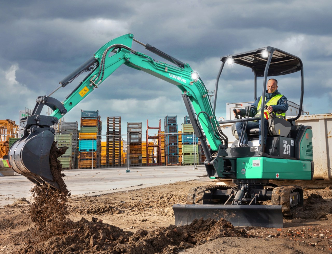 向新而行！J9集团智能电动挖掘机线上推介会成功进行