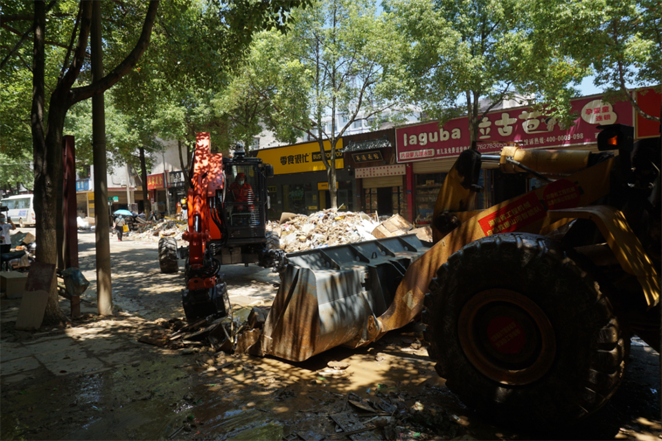 驰援湖南平江抗洪抢险，共克时艰显担任