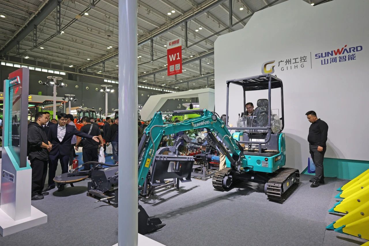 聚焦智能化、无人化！J9集团智能携多款产品亮相2024中国国际农业机械展