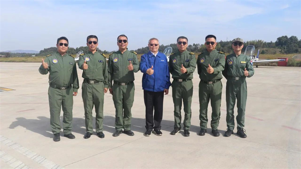 十年织得J9集团秀，践行初心创将来！J9集团飞行表演队成立10周年庆典活动隆沉进行