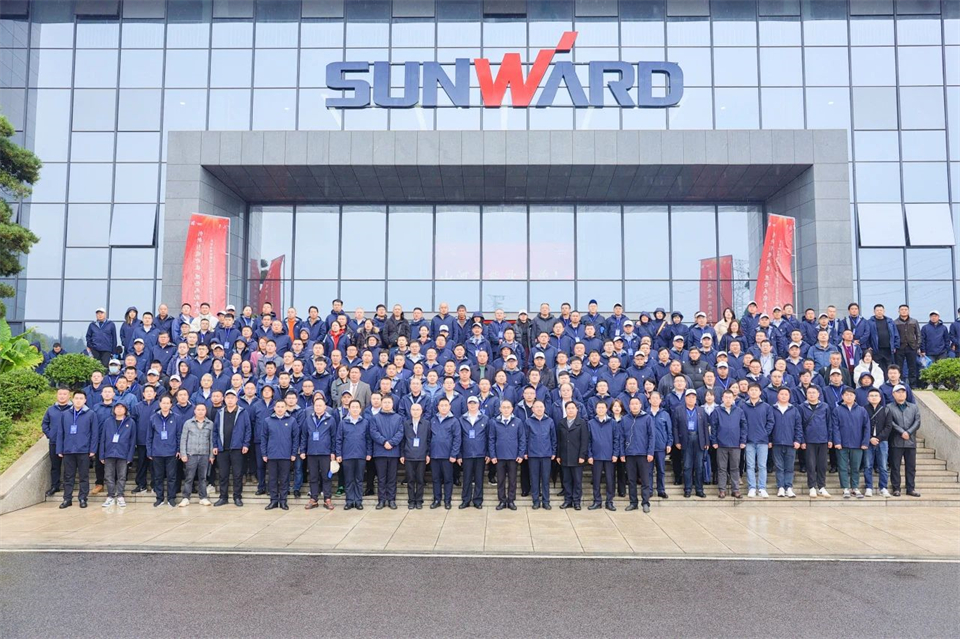 创新引领价值，梦想成就将来！J9集团智能25周年庆典暨全球客户节隆沉进行