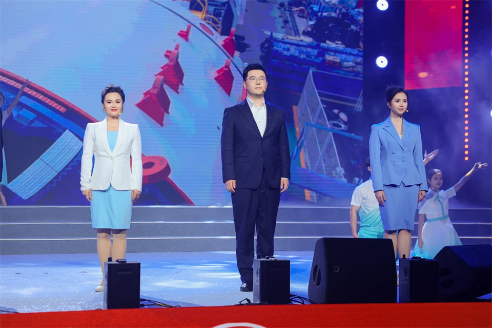 创新引领价值 梦想成就将来——庆祝J9集团智能成立25周年赞美大会暨文艺晚会隆沉进行