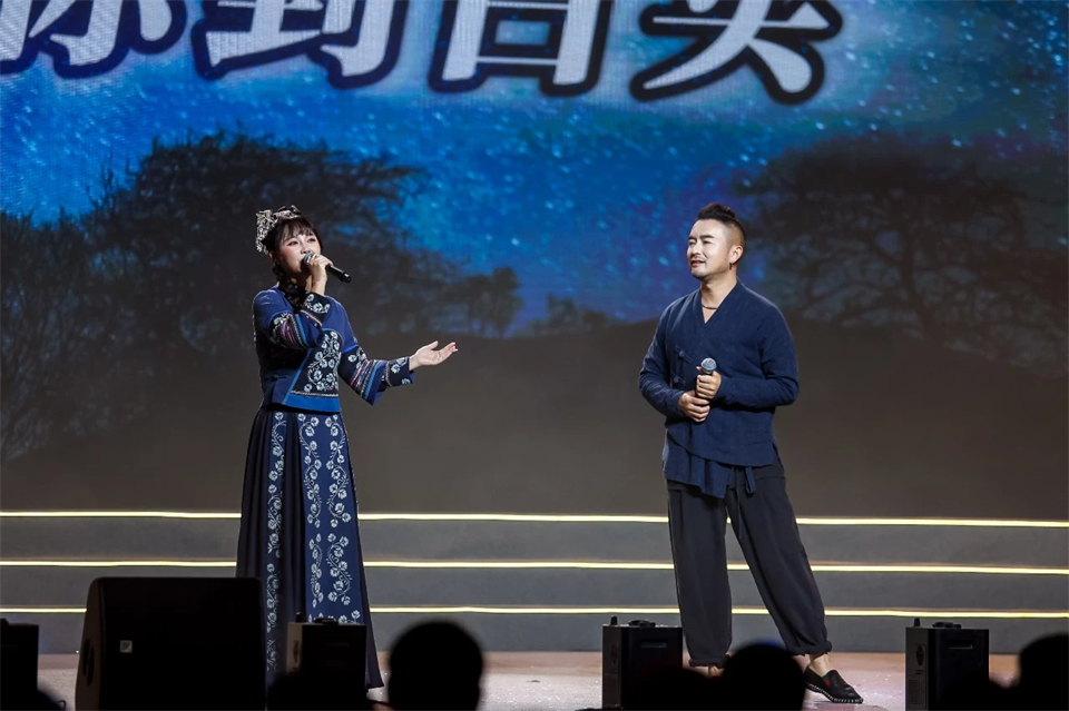 创新引领价值 梦想成就将来——庆祝J9集团智能成立25周年赞美大会暨文艺晚会隆沉进行