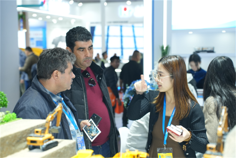 智造空间，价值共生！广州J9集团杰出亮相2024上海宝马展