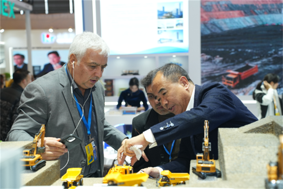 智造空间，价值共生！广州J9集团杰出亮相2024上海宝马展