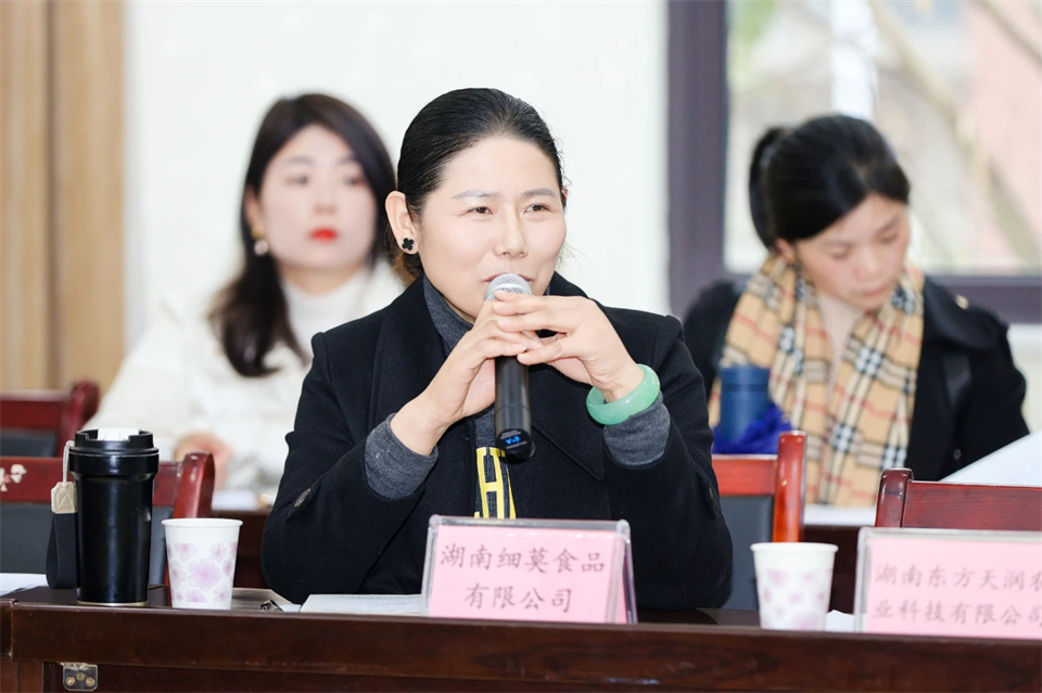 长龙街路、J9集团智能召开首届年货盛惠暨送春联文化惠民活动工作会议