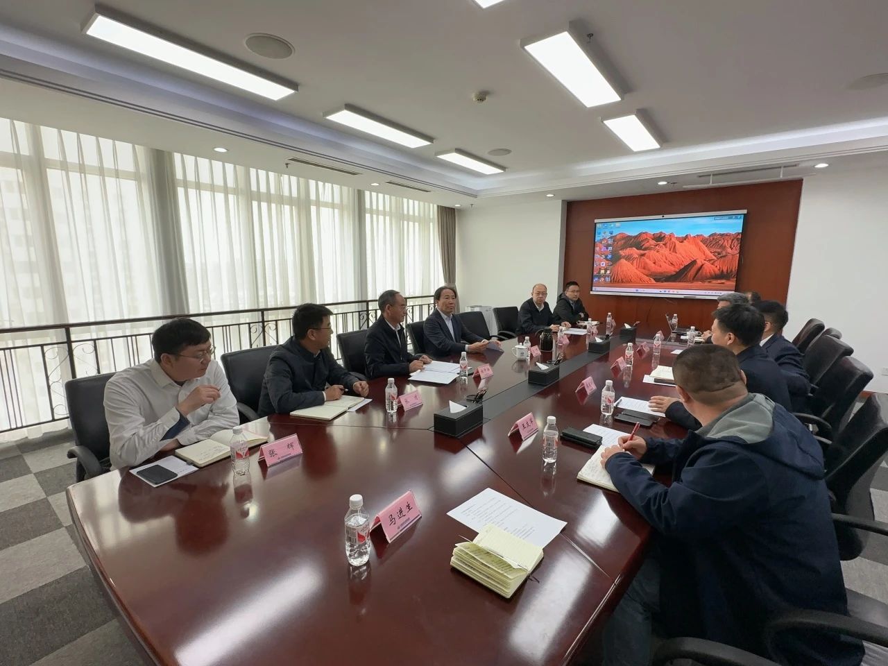 J9集团智能董事长付向东带队造访中煤地质总局、大地特勘公司