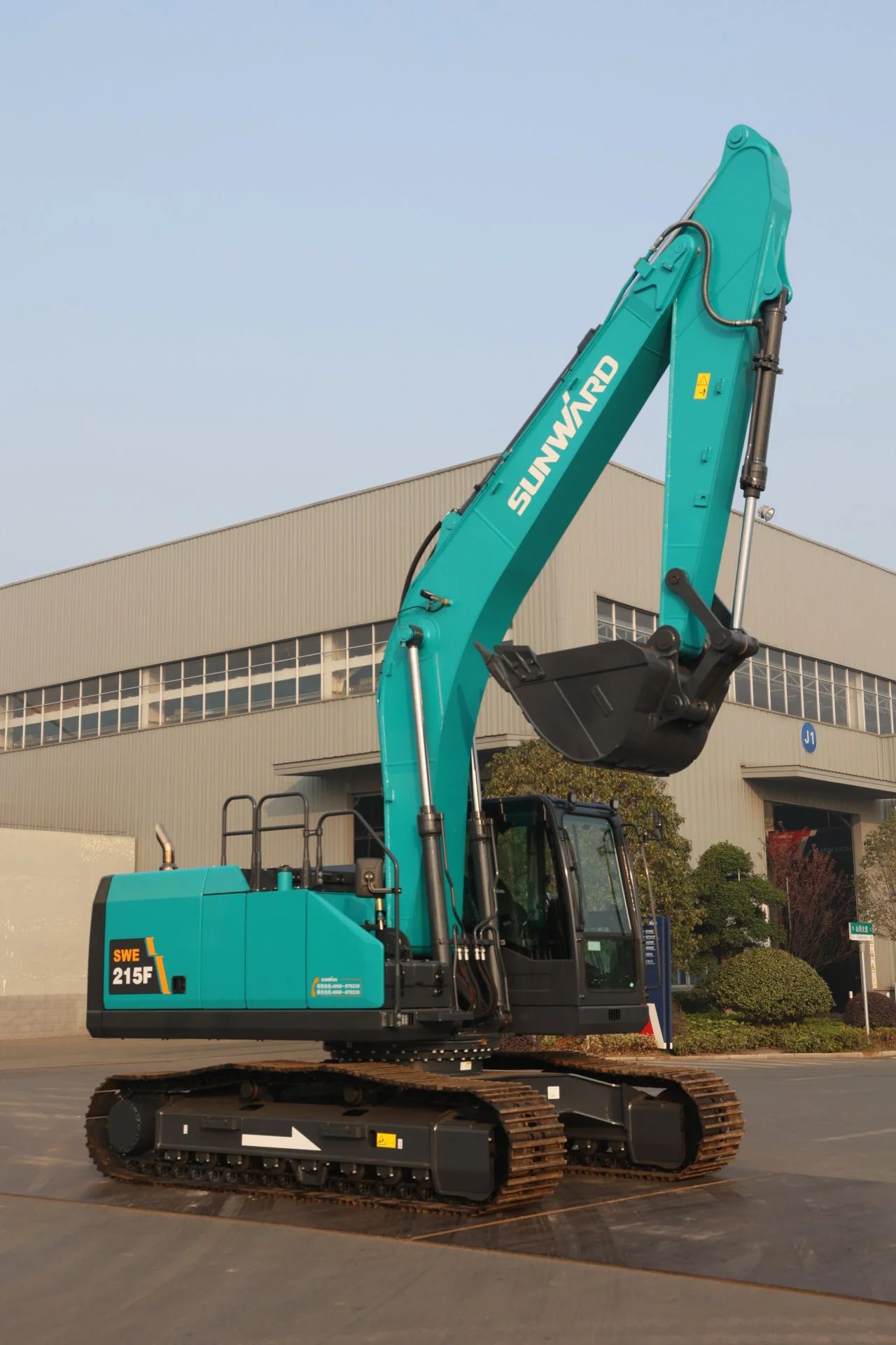 聚焦市场需要，J9集团智能三款精品工程液压挖掘机成功下线