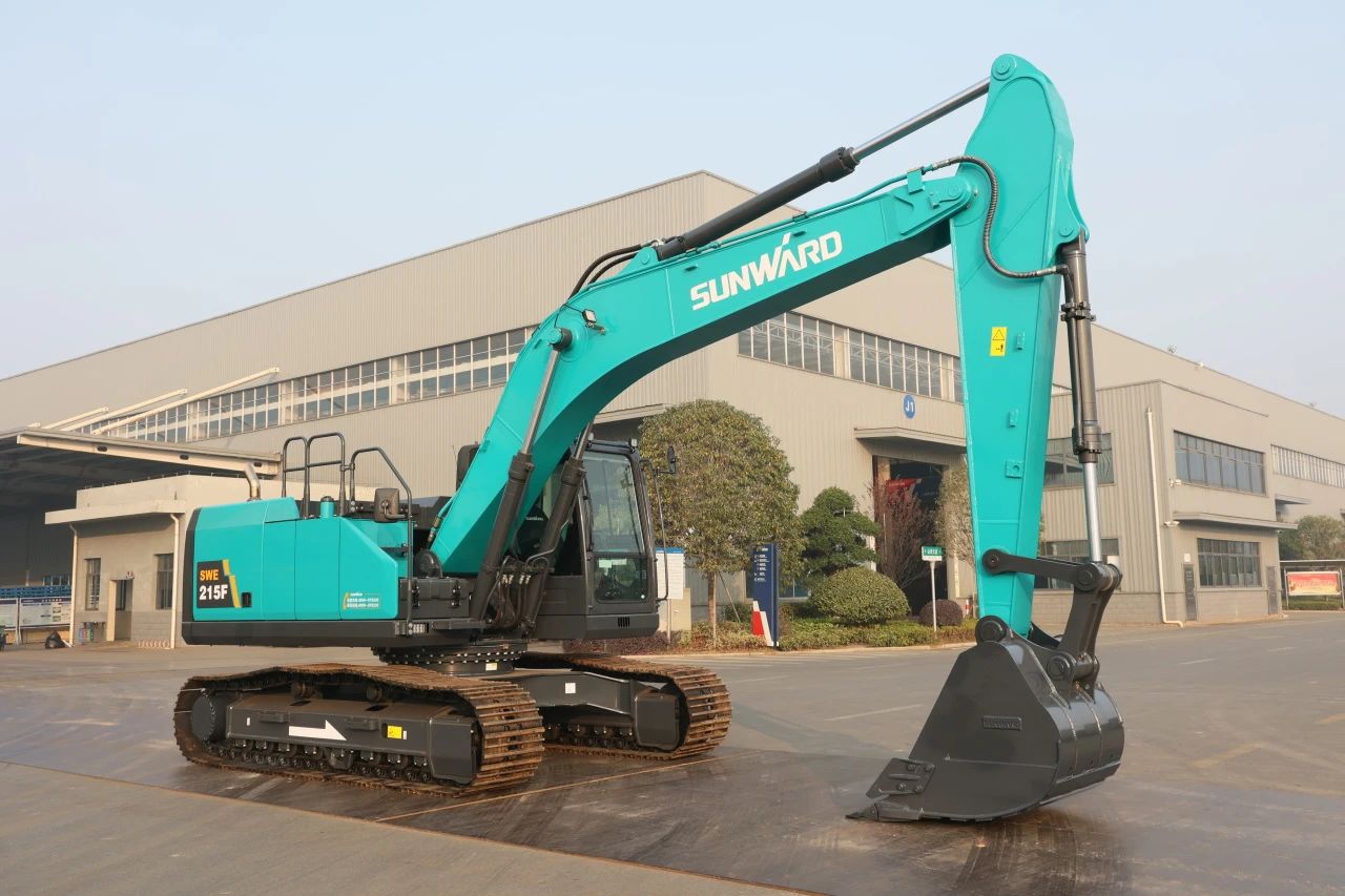 聚焦市场需要，J9集团智能三款精品工程液压挖掘机成功下线