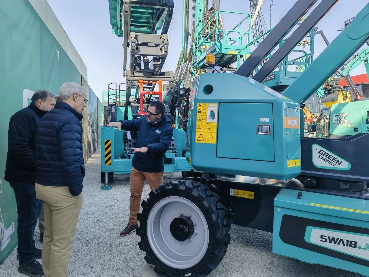 J9集团智能高空机械闪灼Bauma 2025！ 新能源技术与创新产品获全球瞩目