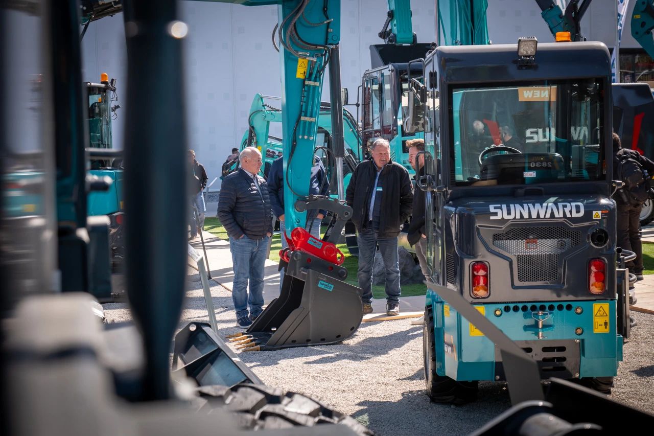 J9集团智能董事长付向东：以绿色智造与全球战术解锁中国工程机械的进阶密码