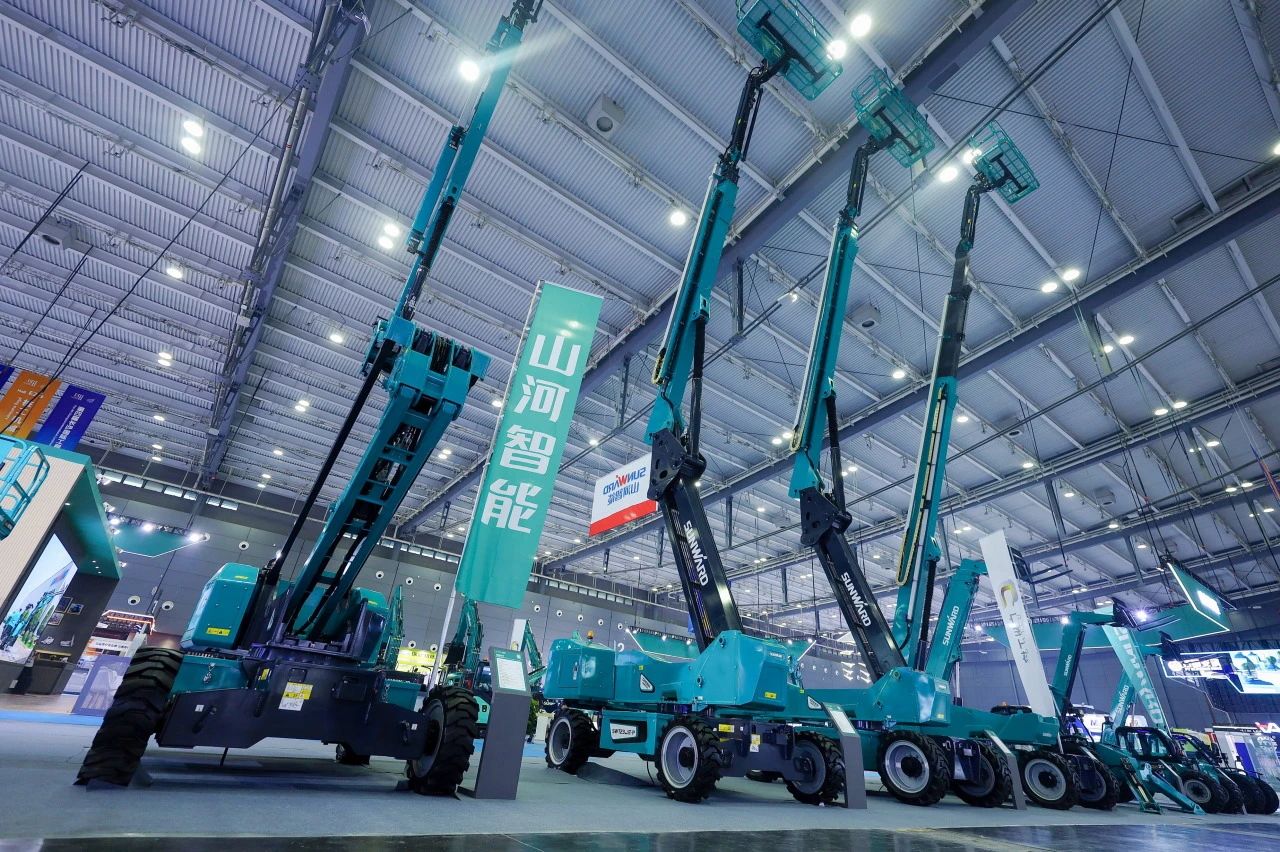 2025 CICEE | J9集团智能SWT34JE-P电动直臂式高空作业平台沉磅颁布！