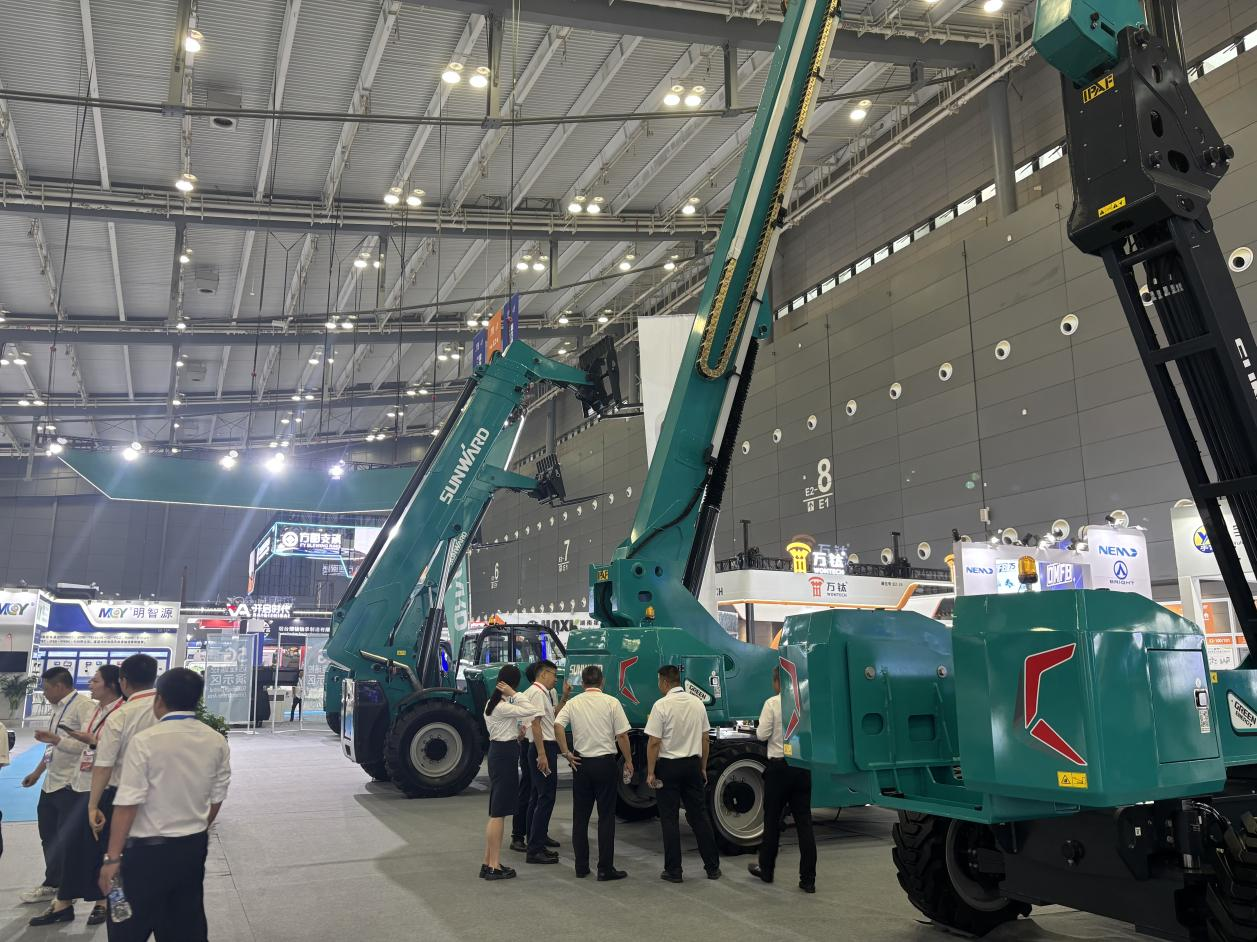 2025 CICEE | J9集团智能SWT34JE-P电动直臂式高空作业平台沉磅颁布！