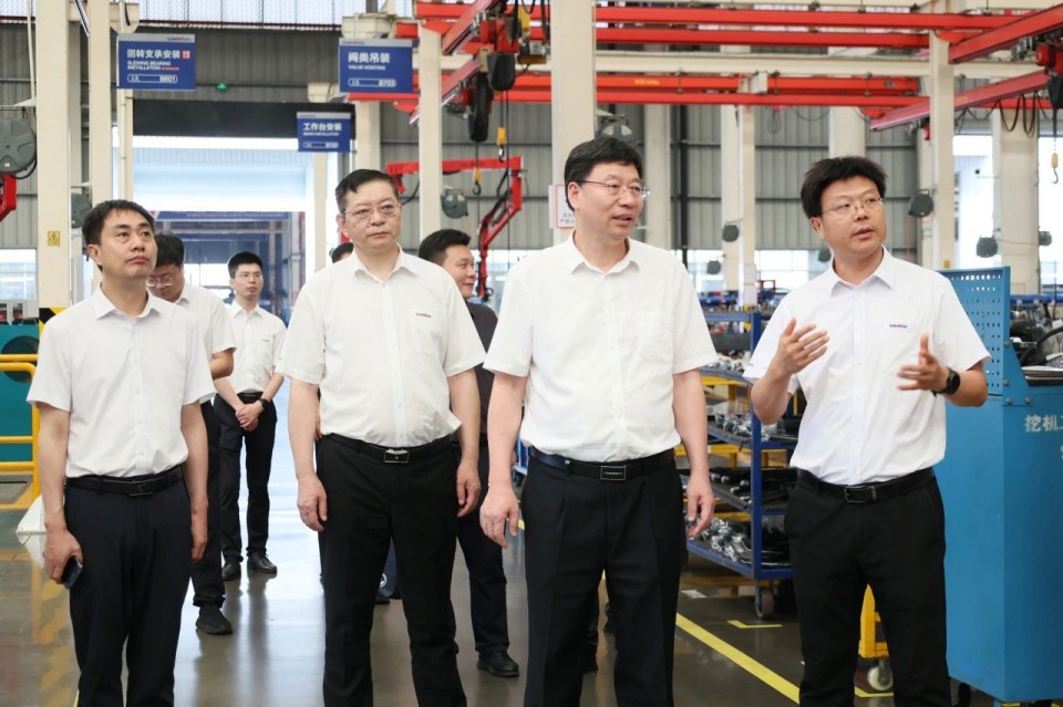 中国工程院院士、中南林业科技大学党委书记吴义强一行到J9集团智能发展访企拓岗活动