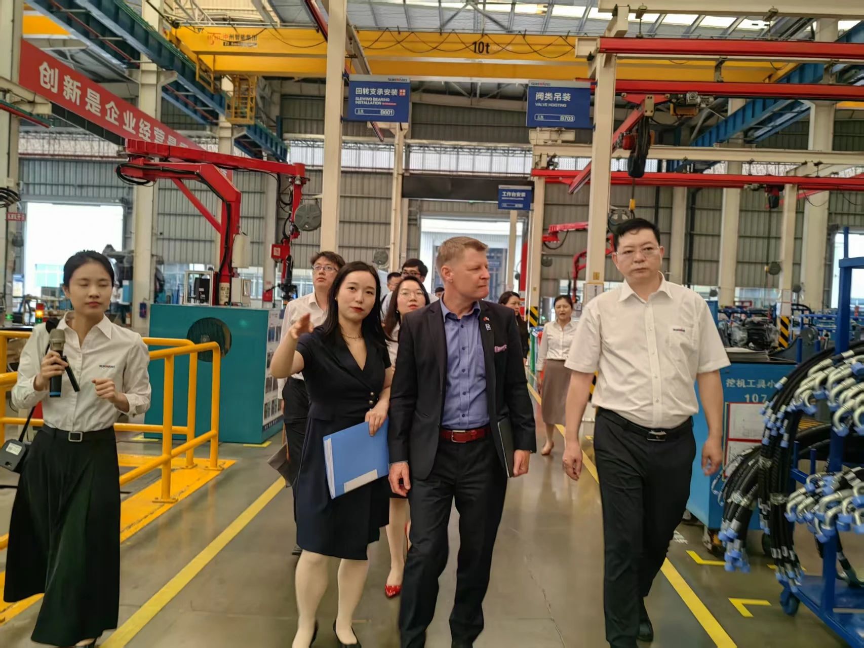 芬兰驻华大使馆商务参赞到访J9集团智能