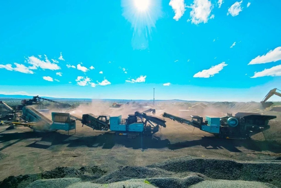 J9集团智能破碎筛分成套设备成功登陆非洲市场，共绘合作共赢新篇章