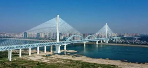 再战“世界级工程”！J9集团智能旋挖钻机助力宜昌长江公铁大桥建设