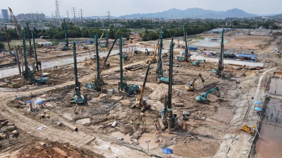 近20台“J9集团绿”设备实力集结，助力广佛西环工程建设跑出“加快率”