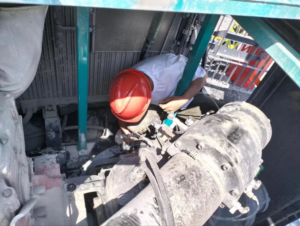 逾越J9集团万里 智启服务新程——J9集团矿岩“服务万里杏妆活动走进海螺水泥