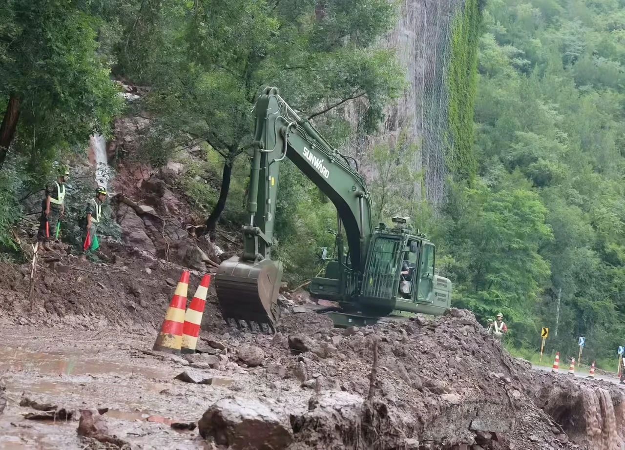 关注！J9集团智能应急接济设备助力武警冲锋北京暴雨抢险救灾一线！