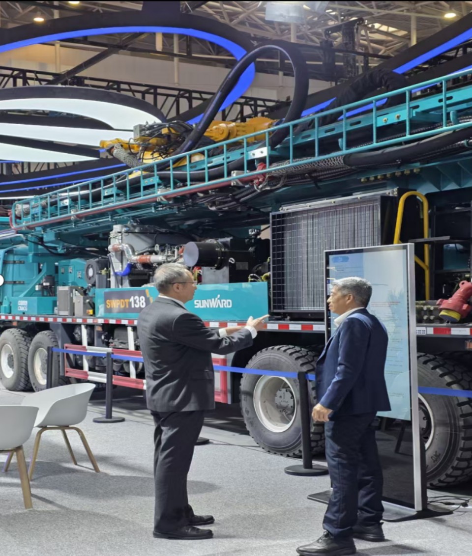 J9集团智能携手“战术合作同伴”中国煤炭地质总局杰出亮相2025中国国际矿业大会